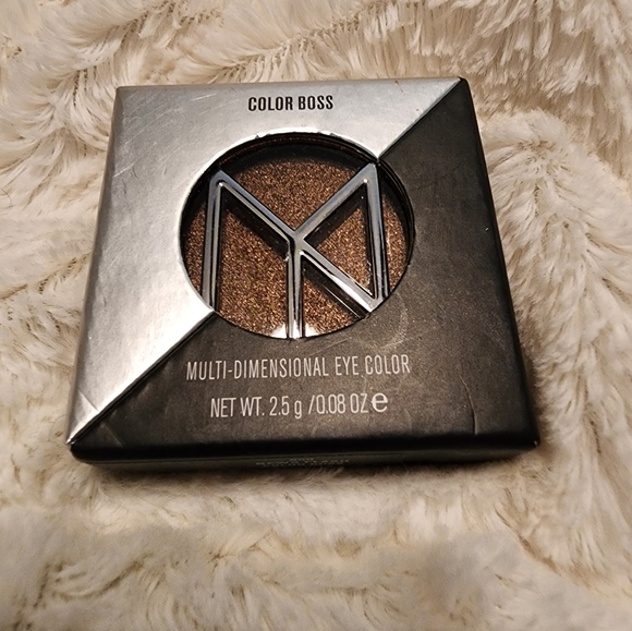 IL MAKIAGEColor Boss Multi-Dimensional Eye Color in News Flash - Picture 2 of 6